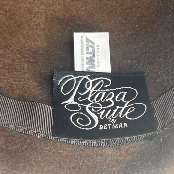 Vintage 70s Plaza Suite by Betmar Brown Felt Hat Satin Band Ostrich Plume Cloche - Picture 8 of 11